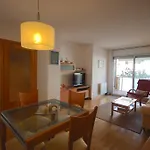 Lets Holidays Cozy Pool Appartement